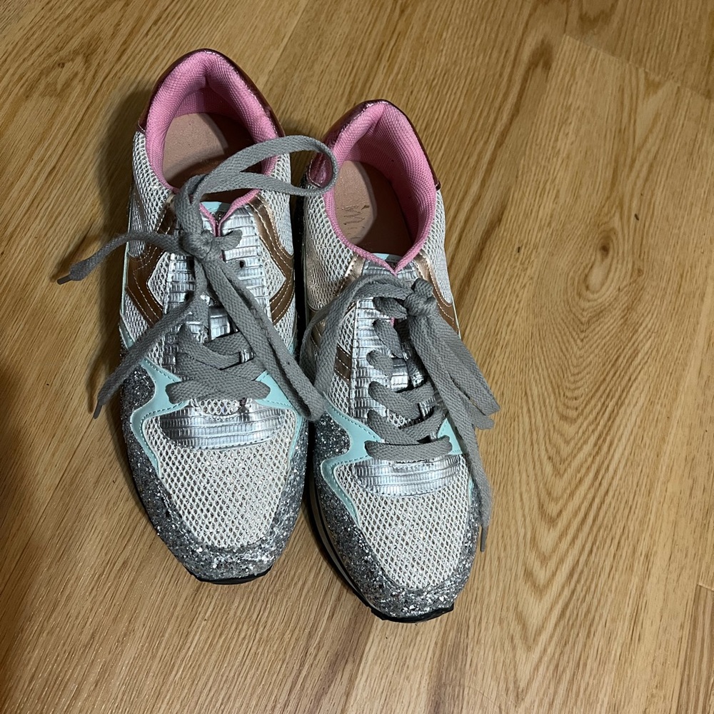 Women’s sneakers